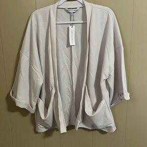 Cupcakes and Cashmere NWT Light Cream Cardigan Short Sleeve Pockets Size M Flaws